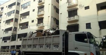 গুলশান ৫১ নম্বর সড়কের ফ্ল্যাটে যাচ্ছে মওদুদের মালামাল