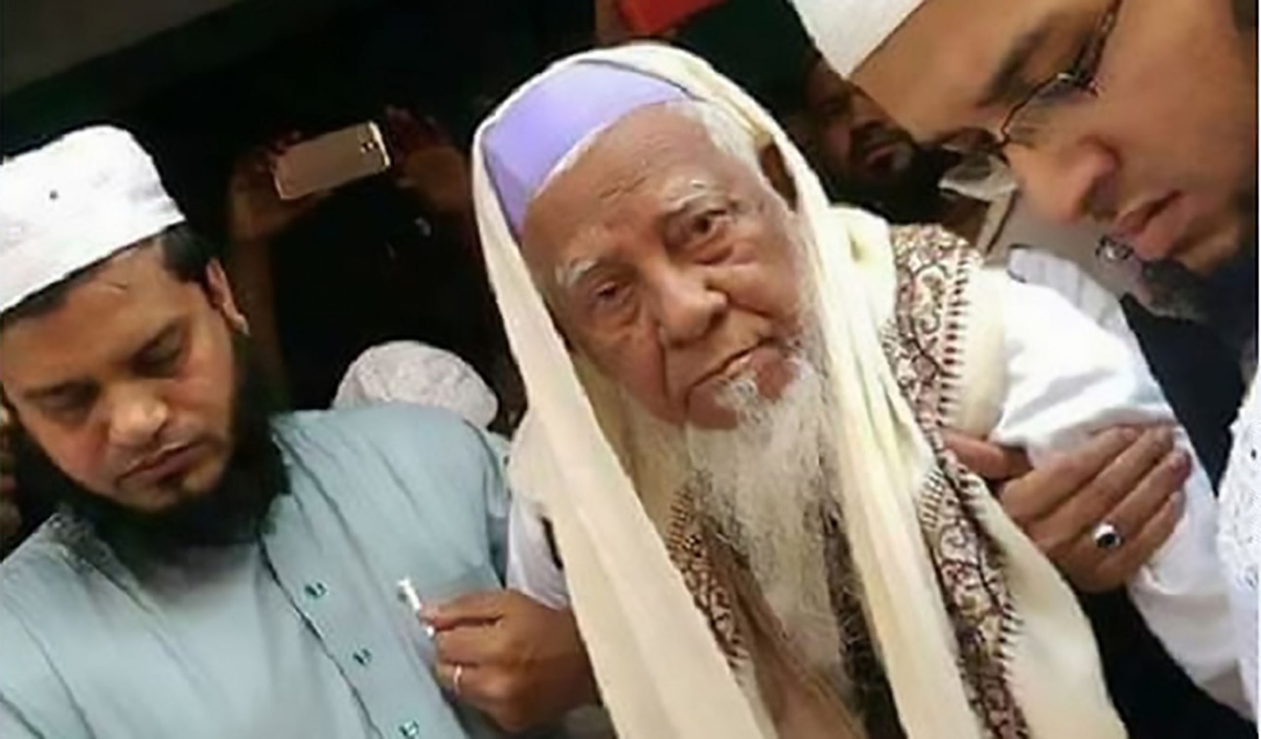 আহমদ শফীকে আনা হচ্ছে ঢাকায়