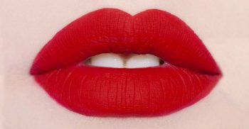 জেনে নিন সারা জীবনে কতটা লিপস্টিক খান মহিলারা