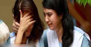 ইংরেজি ঝড়ে বিপর্যস্ত যশোর-কুমিল্লা