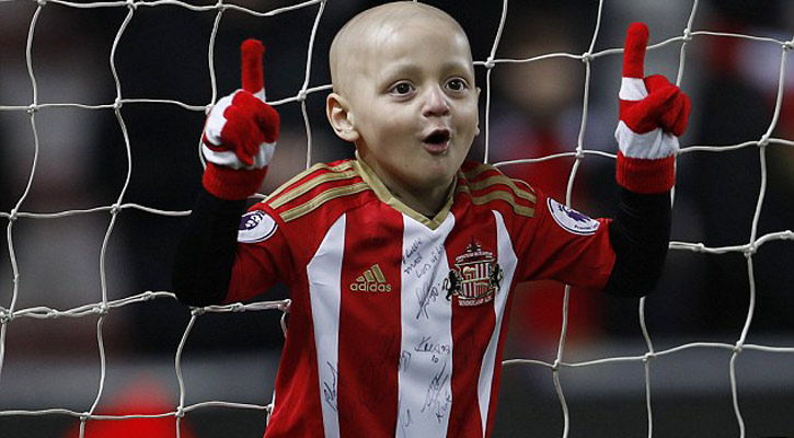 সবাইকে কাঁদিয়ে না ফেরার দেশে লরি