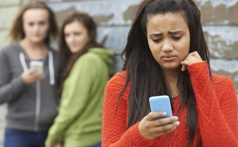 সেলফিতে লাইক না পেলে ৪০ ভাগই মন খারাপ করেন