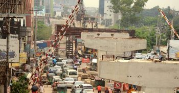 ঢাকা-চট্টগ্রাম মহাসড়ক ফেনীতে চার লেনের করুণ দশা!