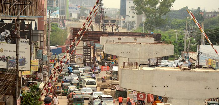 ঢাকা-চট্টগ্রাম মহাসড়ক ফেনীতে চার লেনের করুণ দশা!