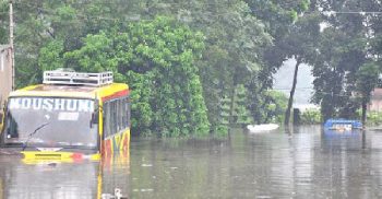 দিনাজপুরের সঙ্গে সারাদেশের যোগাযোগ বন্ধ