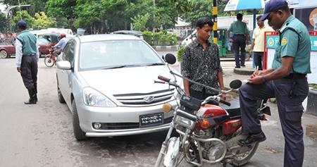 উল্টো পথে গাড়ি চালাতে সাবধান!