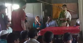 ফেনীতে উঠোন সভায় রোকেয়া প্রাচী