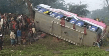 গোপালগঞ্জে বাস খাদে পড়ে নিহত ৩