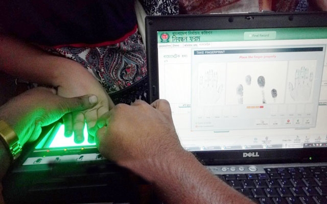 স্মার্ট কার্ড: লক্ষ্য পূরণে সেনাবাহিনীর লোক চায় ইসি