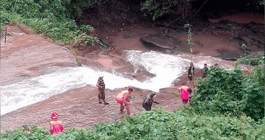 ঈদের দিনে বন্ধুদের সাথে ঝর্ণায় নেমে স্কুলছাত্রের মৃত্যু