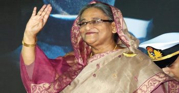 ঢাকায় প্রধানমন্ত্রী, বিমানবন্দরে দেওয়া হচ্ছে সংবর্ধনা