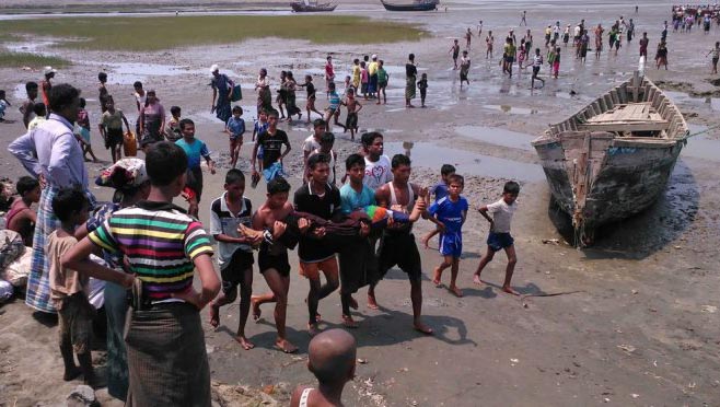 রোহিঙ্গাবাহী নৌকাডুবি: ১২ লাশ উদ্ধার