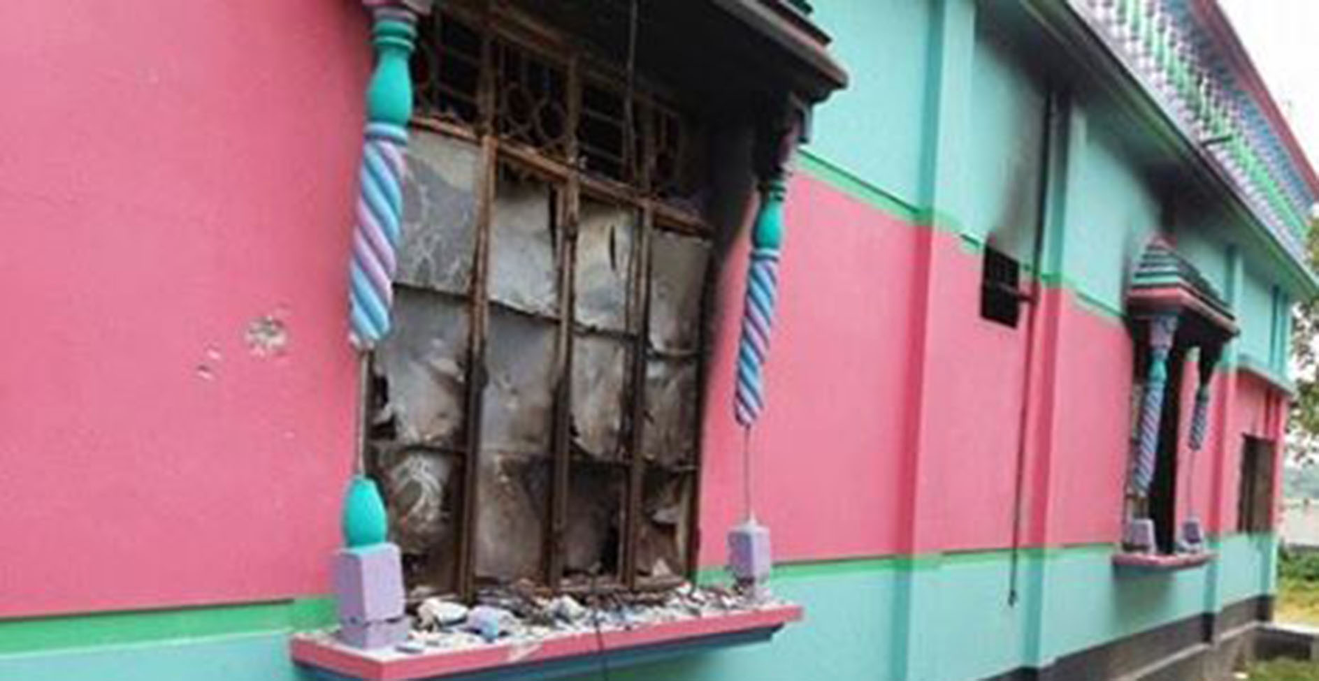 পদুয়া গ্রামে প্রবাসীর বাড়িতে দুর্বৃত্তদের হামলা ও ভাংচুর