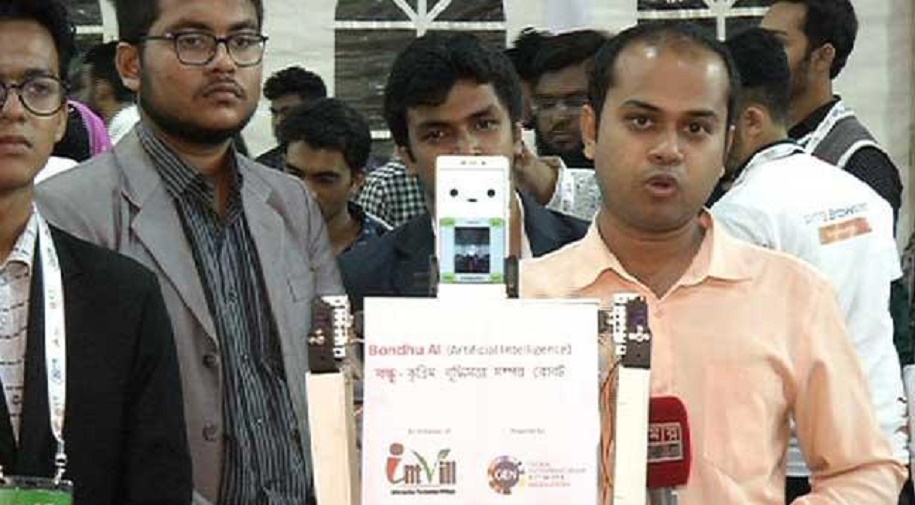 সোফিয়া থেকে দ্রুত কথা বলে বাংলাদেশি তরুণদের তৈরি ‘বন্ধু’ রোবট