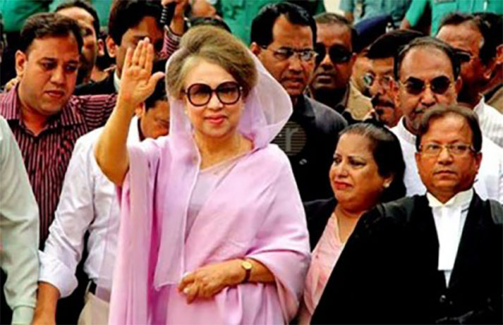আদালতে খালেদা জিয়া