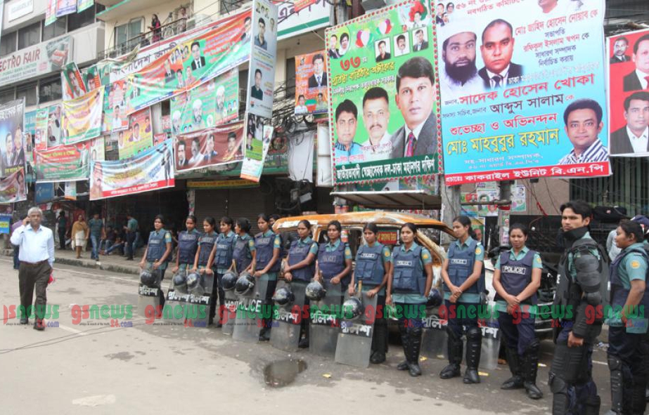 নয়াপল্টনে বিএনপির কার্যালয়ে কঠোর অবস্থানে পুলিশ