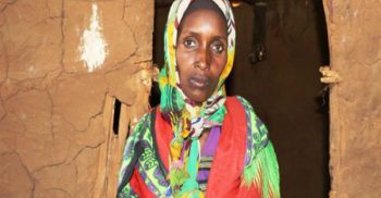 এক নারীর কারণে মুসলমান হলো পুরো গ্রাম