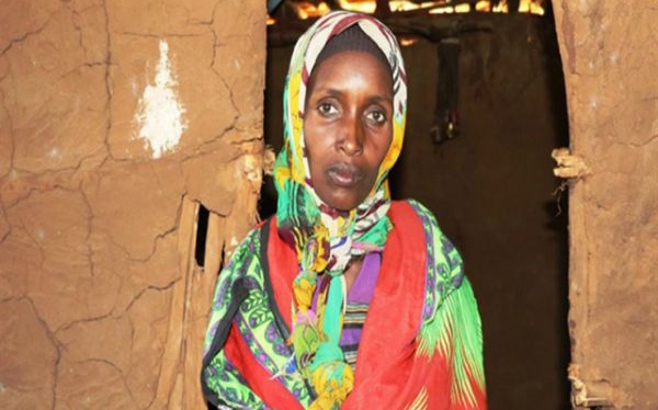 এক নারীর কারণে মুসলমান হলো পুরো গ্রাম