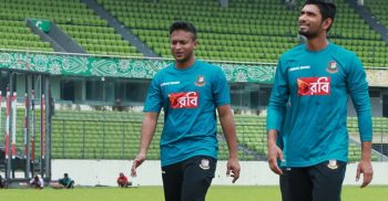 এক দলে দুই অধিনায়ক?