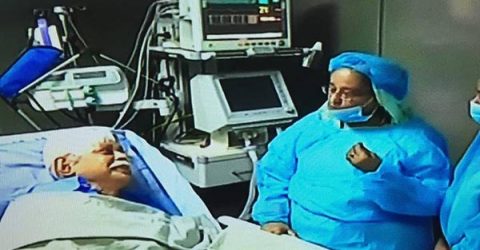 প্রধানমন্ত্রীকে পাশে পাচ্ছেন ড. জাফর ইকবাল