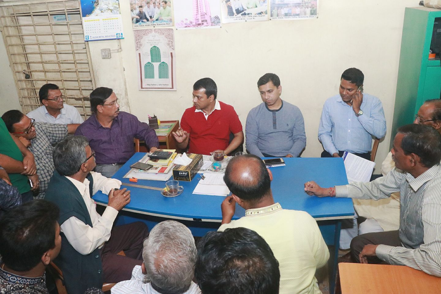 ফেনীতে সংখ্যালঘুদের দাবী আদায়ের শান্তিপূর্ন মশাল মিছিল পন্ড করে দিয়েছে প্রশাসন।