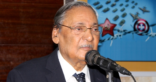 গণতন্ত্র কারাবন্দী, ফেরাতে হবে: এমাজউদ্দীন