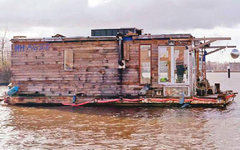 ক্লডিয়াসের ভাসমান বাড়ি, ১৯ হাজার ইউরো খরচ করতে হয়েছিল