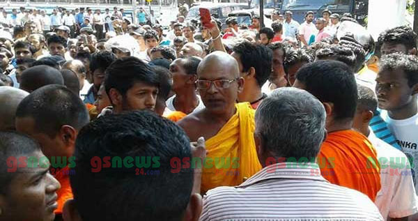 মুসলিম-বৌদ্ধ দাঙ্গার পর জরুরি অবস্থা জারি শ্রীলংকায়