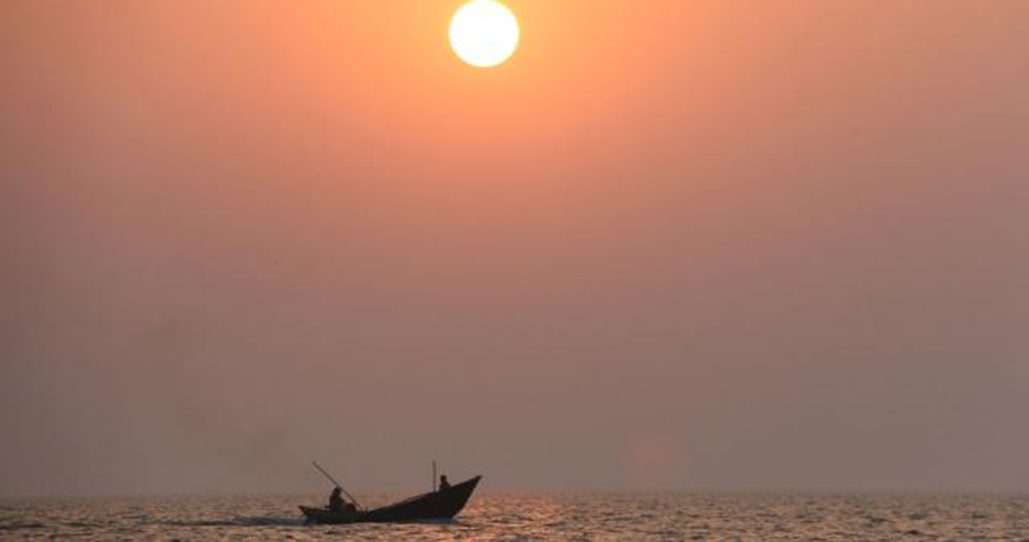 ছুটি দীর্ঘ হলেই কুয়াকাটায় পর্যটকদের ভিড় বেড়ে যায়