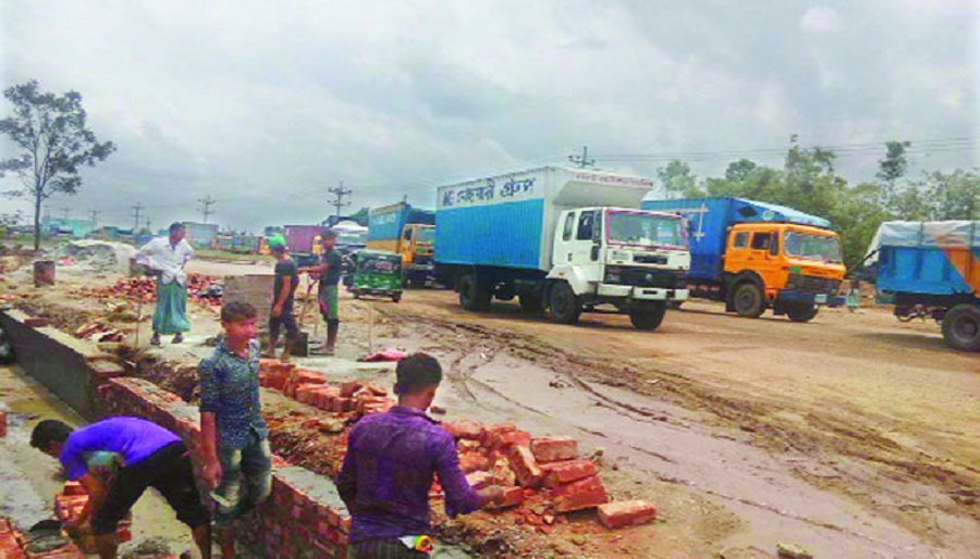 ফেনীতে লাগাতার ২০ কিলোমিটার যানজট