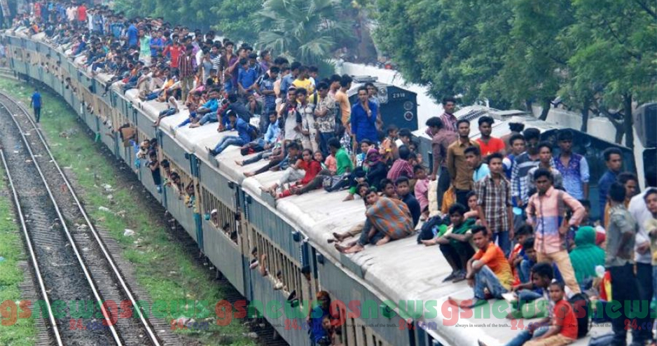 সড়ক বেহাল ট্রেনে চাপ ফিরতি পথেও ভোগান্তি