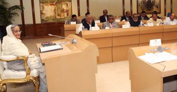সড়ক দুর্ঘটনা কমাতে প্রধানমন্ত্রীর ৬ নির্দেশনা