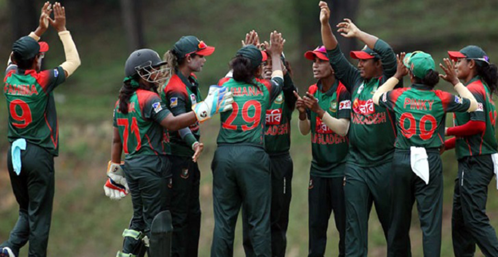 পাকিস্তানকে স্রেফ উড়িয়ে দিল নারী দল