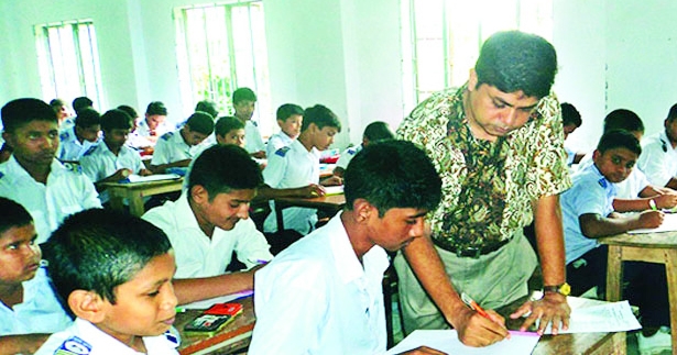 ঈদে শতভাগ বোনাস দাবি বেসরকারি শিক্ষকদের