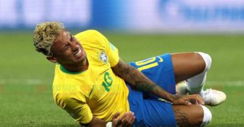 গোড়ালির গাঁটের ব্যথা নিয়ে অনুশীলন থেকে মাঠ ছেড়েছেন নেইমার