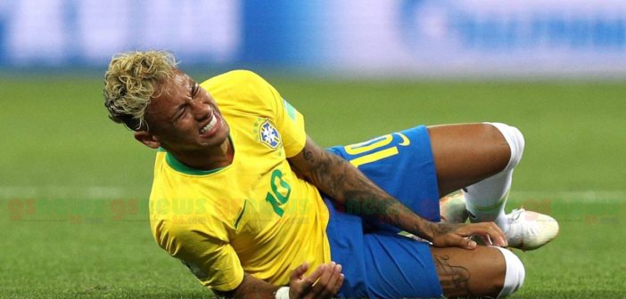 গোড়ালির গাঁটের ব্যথা নিয়ে অনুশীলন থেকে মাঠ ছেড়েছেন নেইমার