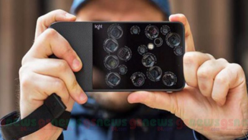 একটি  স্মার্টফোনে ৯ ক্যামেরা!