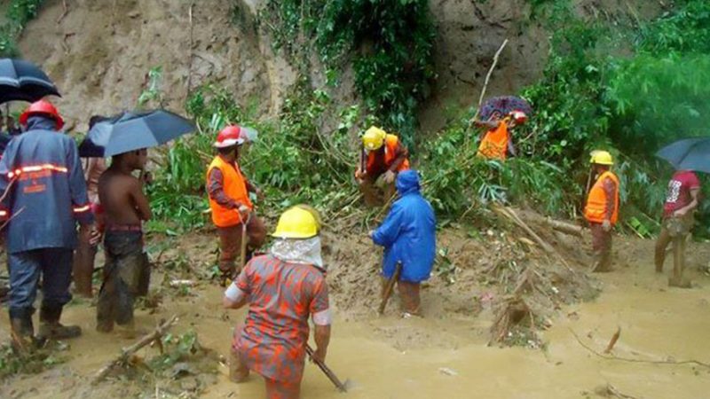 কক্সবাজারে পাহাড়ধসে  নিহত ৫