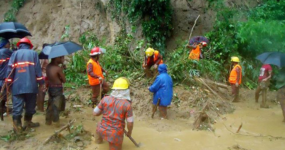 কক্সবাজারে পাহাড়ধসে  নিহত ৫