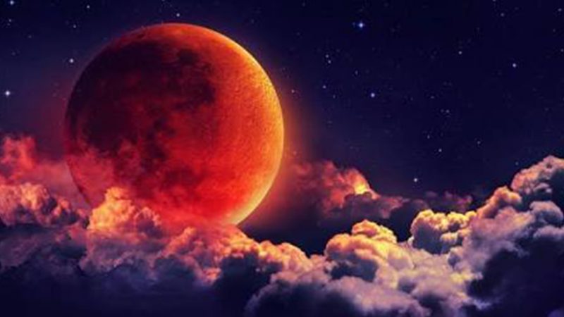 শতাব্দীর দীর্ঘতম ‘ব্লাড মুন’ প্রত্যক্ষ করেছেন বিশ্বের কোটি কোটি মানুষ