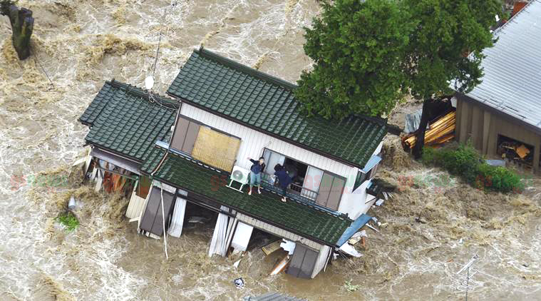 প্রবল বর্ষণে জাপানের বেশীরভাগ অঞ্চল পানির নিচে