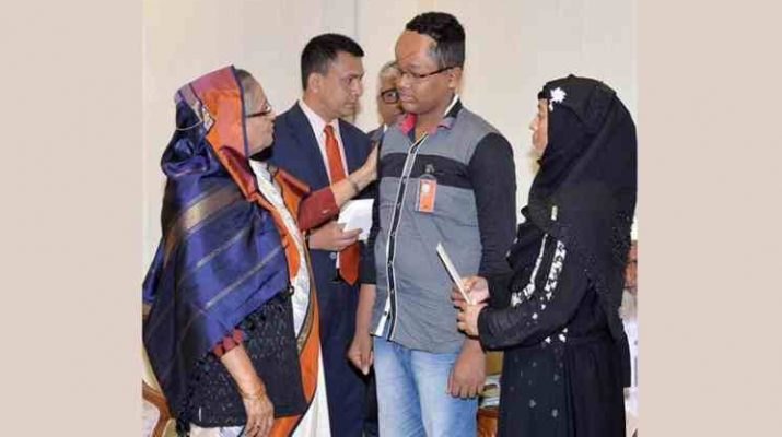 একজন অনিক ও আমাদের মমতাময়ী প্রধানমন্ত্রী