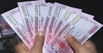 চাকুরীর বেতন তোলার পর সব সময় দুটি কাজ করা উচিত