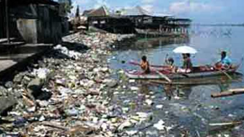 শিল্পবর্জ্যে দূষিত তুরাগ