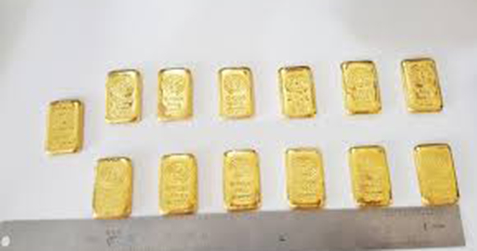 চট্টগ্রাম বিমানবন্দরে ১৩টি সোনার বার উদ্ধার