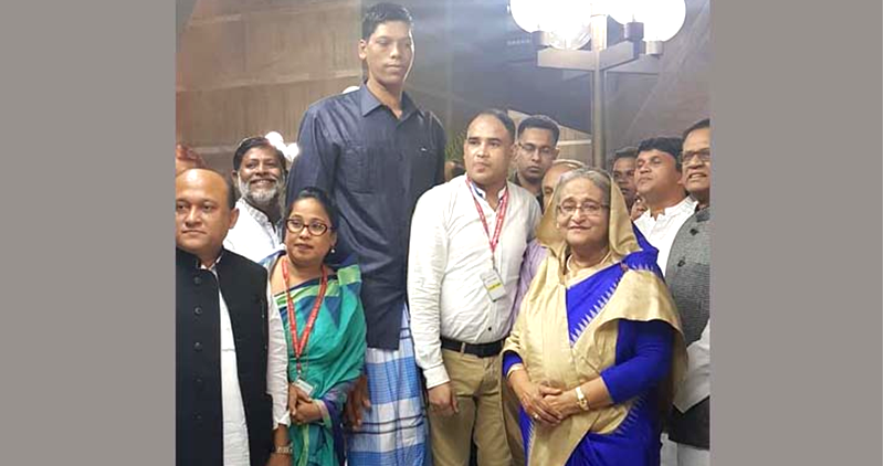 কেমন আছেন বিশ্বের সবচেয়ে লম্বা মানব জিন্নাত আলী