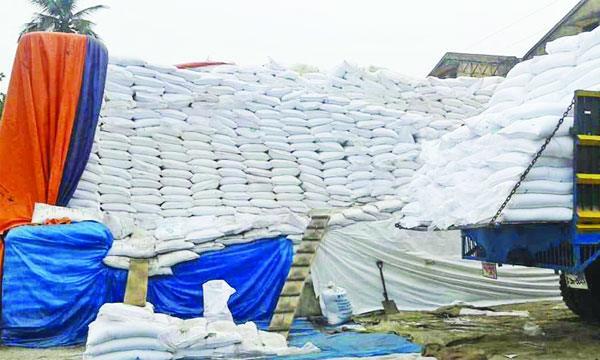 আপদকালীন সার মজুদ আরও ৩৪ গুদামে