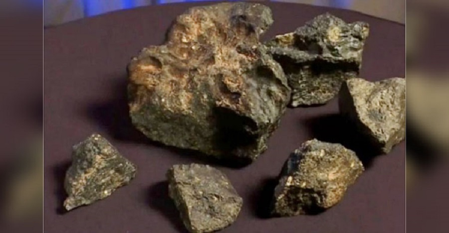 বিক্রি হলো  চাঁদ থেকে ছিটকে আসা চাঁদের কণা