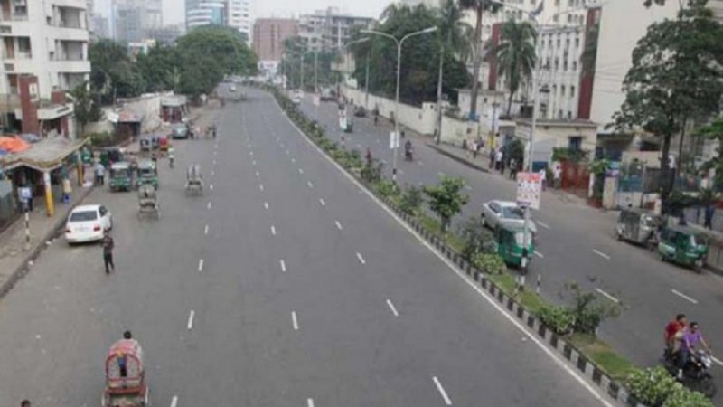 রাজধানীতে আজও গণপরিবহন নেই, পথে পথে দূর্ভোগ