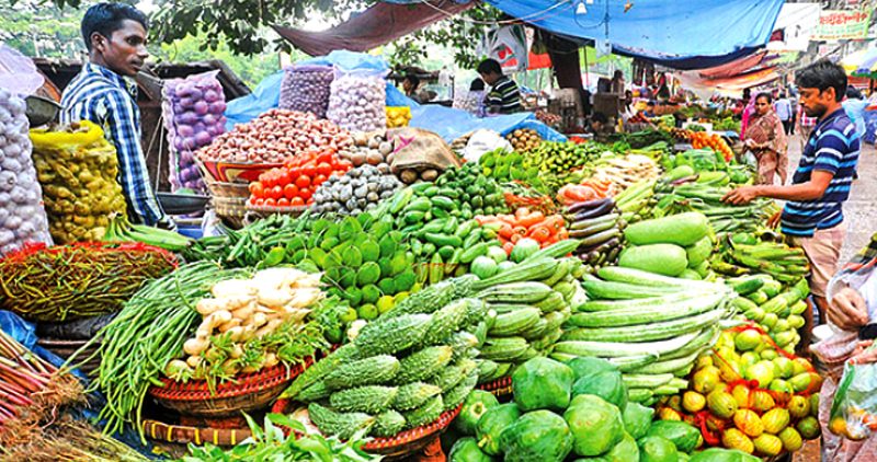 শীত আসার আগেই শীতের সবজিতে ভরপুর বাজার